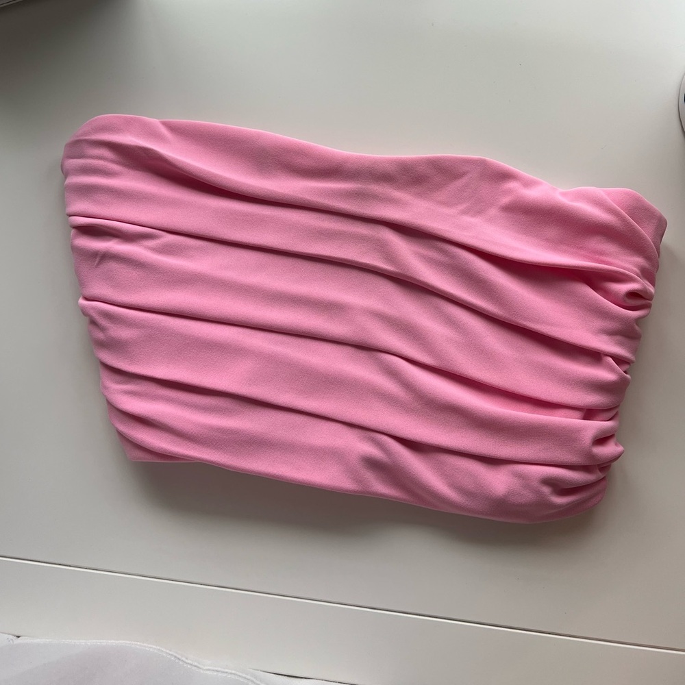Pink Zara sleeveless top. Has zipper. Worn minimally. In perfect condition. S.